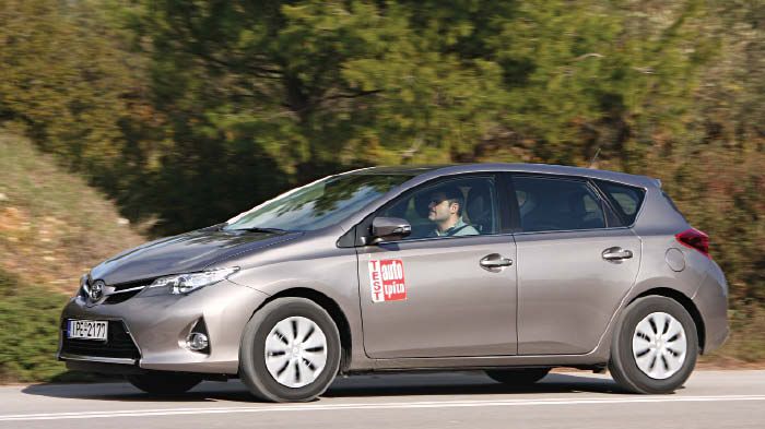 Το Toyota Auris διαθέτει ένα πολύ δυναμικό και επιθετικό σχεδιαστικά σύνολο.